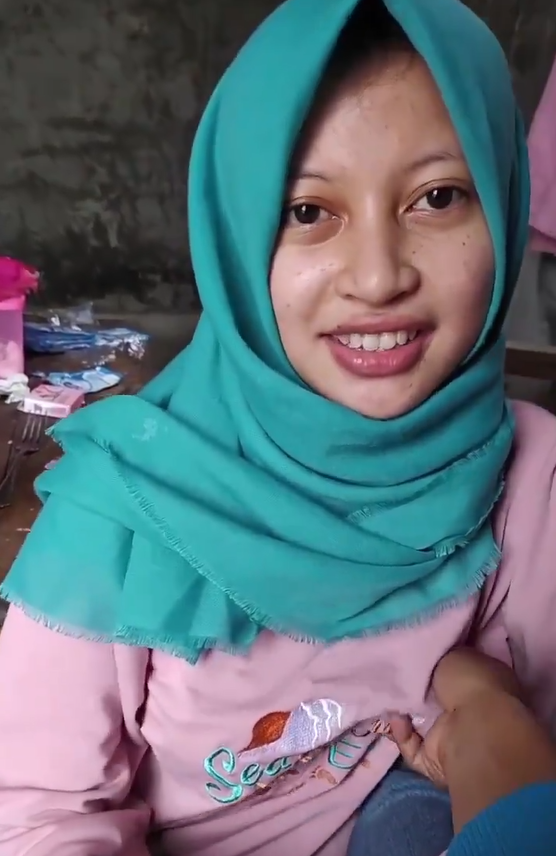 Nonton Film Disepongin diruang Tamu Ceweknya udah Sange Berat Terbaru