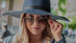 Nonton Film Elle Season 1 Episode 3 Terbaru